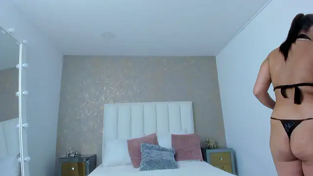 Snapshot of KaylieBrooks chatting on 25, 11, 2025 KaylieBrooks online show from 25, 11, 2025