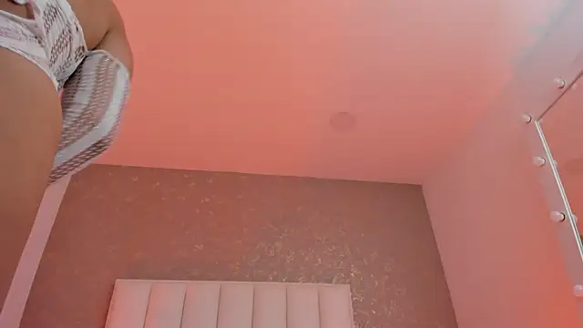 Snapshot of KaylieBrooks chatting on 16, 12, 2025 KaylieBrooks online show from 16, 12, 2025