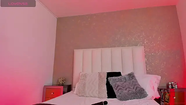 Snapshot of KaylieBrooks chatting on 19, 12, 2025 KaylieBrooks online show from 19, 12, 2025