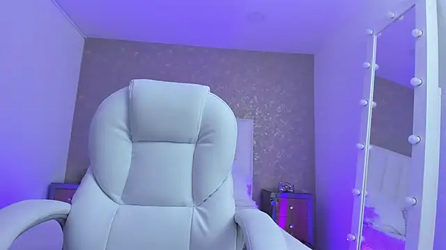 Snapshot of KaylieBrooks chatting on 22, 12, 2025 KaylieBrooks online show from 22, 12, 2025