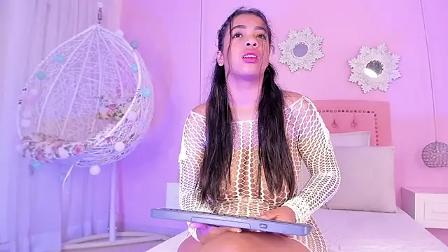 Snapshot of CannelaSmith chatting on 3, 10, 2025 CannelaSmith online show from 3, 10, 2025