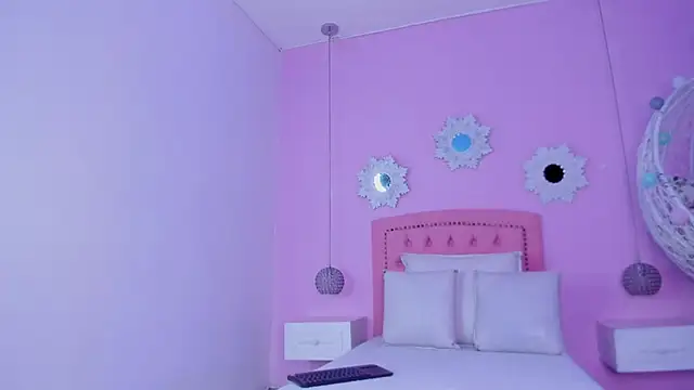 Snapshot of CannelaSmith chatting on 26, 11, 2025 CannelaSmith online show from 26, 11, 2025