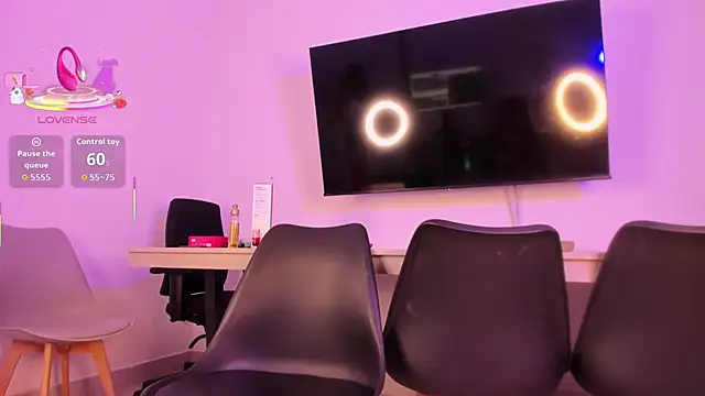 Snapshot of CannelaSmith chatting on 17, 12, 2025 CannelaSmith online show from 17, 12, 2025