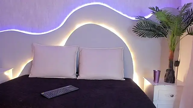 Snapshot of CannelaSmith chatting on 4, 2, 2026 CannelaSmith online show from 4, 2, 2026