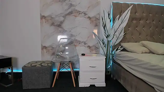 SeleneMakris online show from 23, 12, 2025