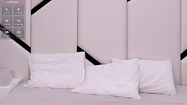 Snapshot of XimenaCosta chatting on 24, 11, 2025 XimenaCosta online show from 24, 11, 2025