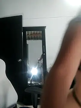 karly hot  online show from 18, 9, 2025