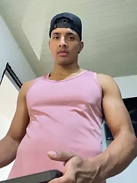 Snapshot of Smith_Fitness chatting on 13, 5, 2026 Smith Fitness online show from 13, 5, 2026
