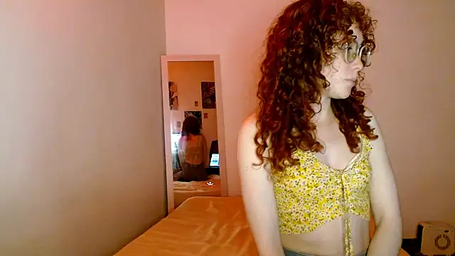 Snapshot of Myrosieposy chatting on 2, 12, 2025 Myrosieposy online show from 2, 12, 2025