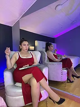 Samantha Milf   online show from 18, 12, 2025