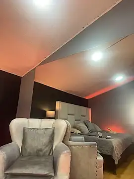 Samantha Milf   online show from 16, 1, 2026