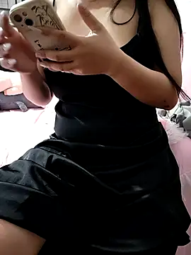 Snapshot of Yui-Linh chatting on 16, 10, 2025 Yui-Linh online show from 16, 10, 2025