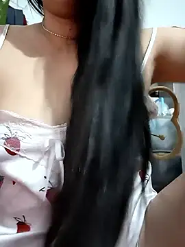 Yui-Linh online show from 30, 10, 2025