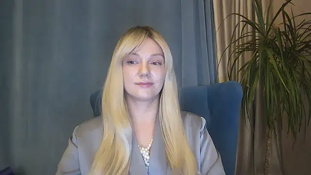 Snapshot of Zurelis chatting on 6, 11, 2025 Zurelis online show from 6, 11, 2025