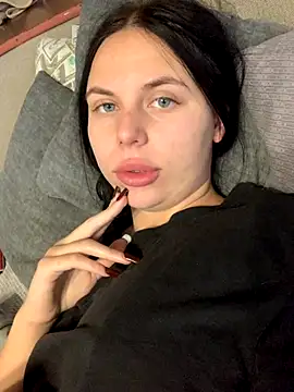 Snapshot of ksenia123 chatting on 8, 11, 2025 ksenia123 online show from 8, 11, 2025