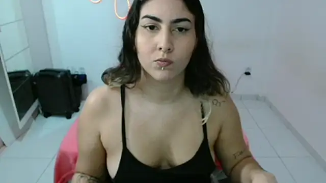 Snapshot of ApenasLys chatting on 8, 11, 2025 ApenasLys online show from 8, 11, 2025