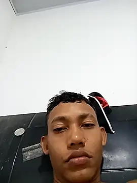 Snapshot of Brayan51_- chatting on 4, 10, 2025 Brayan51 - online show from 4, 10, 2025