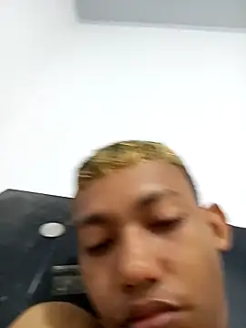 Snapshot of Brayan51_- chatting on 11, 10, 2025 Brayan51 - online show from 11, 10, 2025