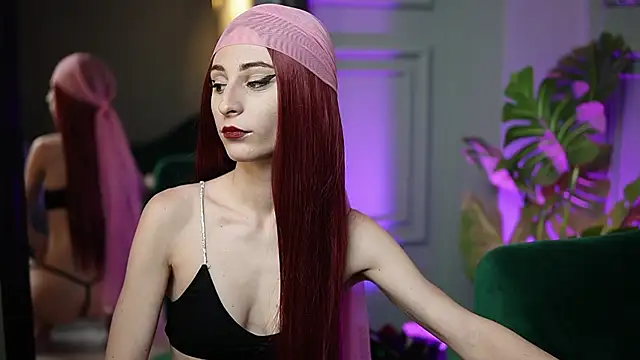 Snapshot of SaraiAngel chatting on 20, 12, 2025 SaraiAngel online show from 20, 12, 2025