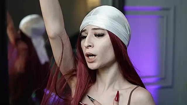 Snapshot of SaraiAngel chatting on 22, 12, 2025 SaraiAngel online show from 22, 12, 2025