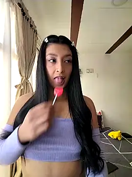 Coralaine 96 online show from 11, 11, 2025