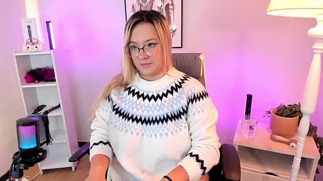 hollie joliie online show from 26, 3, 2026