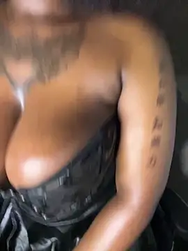 Snapshot of QUEEN_NOBUHLE_777 chatting on 5, 11, 2025 QUEEN NOBUHLE 777 online show from 5, 11, 2025