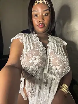 Snapshot of QUEEN_NOBUHLE_777 chatting on 3, 12, 2025 QUEEN NOBUHLE 777 online show from 3, 12, 2025