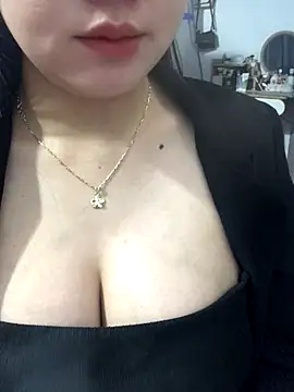 Snapshot of Behoaxinh chatting on 1, 10, 2025 Behoaxinh online show from 1, 10, 2025