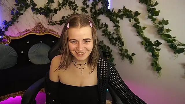 Snapshot of ShinyfromUa chatting on 2, 10, 2025 ShinyfromUa online show from 2, 10, 2025