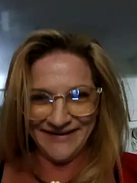 Snapshot of Goldenndoll chatting on 2, 11, 2025 Goldenndoll online show from 2, 11, 2025