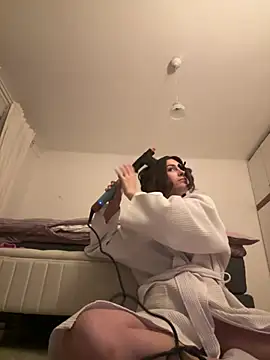 SophiiaStarr online show from 4, 4, 2026