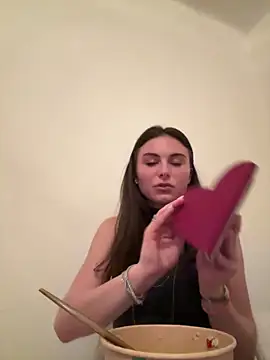 SophiiaStarr online show from 8, 4, 2026