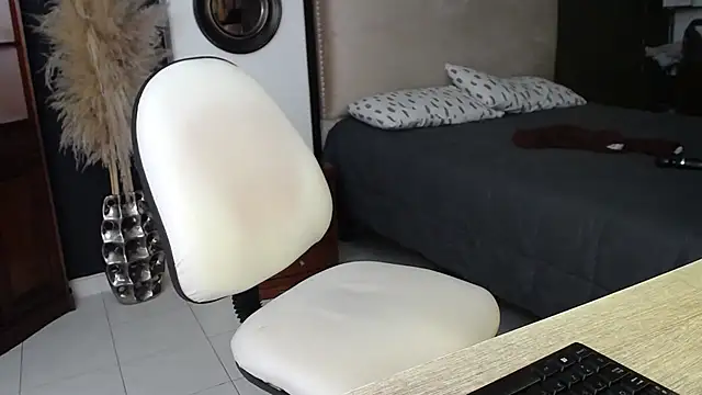 sheryl jones online show from 14, 4, 2026