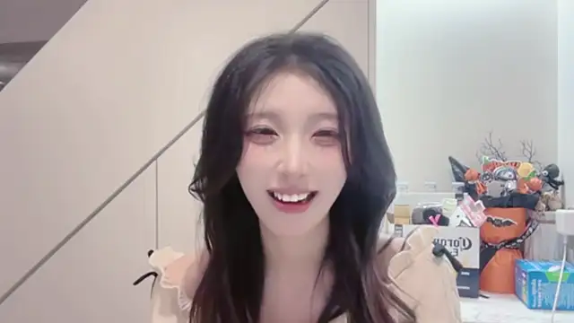 ZhaoZhao-ZM online show from 17, 12, 2025