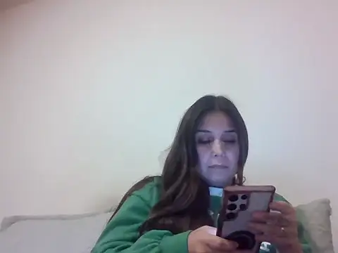 Snapshot of couplesins4 chatting on 28, 10, 2025 couplesins4 online show from 28, 10, 2025