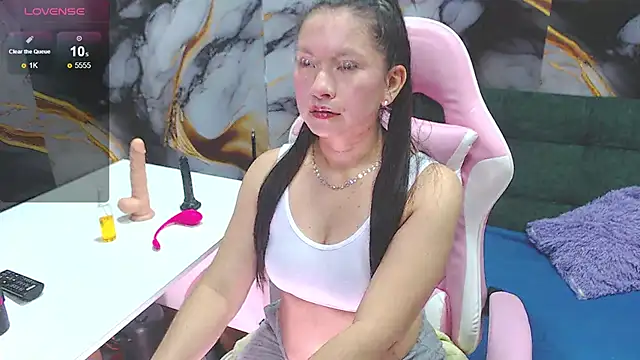 mia wetts online show from 8, 10, 2025