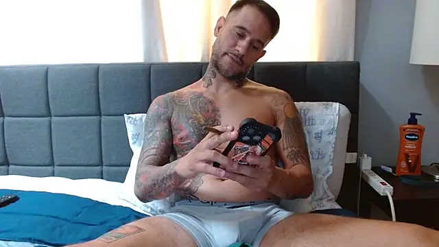 Snapshot of SexyFitDaddyy chatting on 16, 9, 2025 SexyFitDaddyy online show from 16, 9, 2025