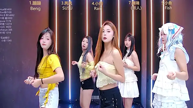 queen-001 online show from 13, 10, 2025