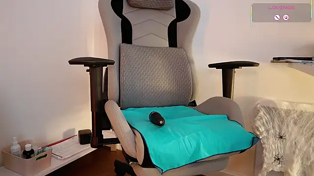 Snapshot of GingerAleMILF chatting on 21, 10, 2025 GingerAleMILF online show from 21, 10, 2025