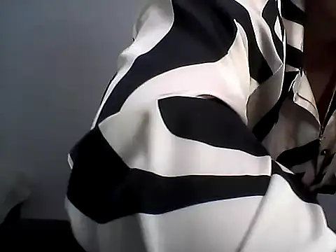 EllaLove2277 online show from 5, 12, 2025