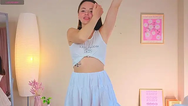 OliviaKis  online show from 9, 9, 2025