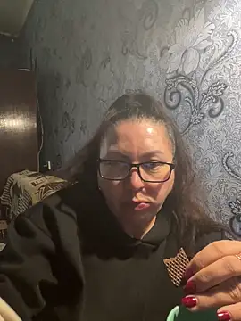 Snapshot of Vilvet777 chatting on 17, 10, 2025 Vilvet777 online show from 17, 10, 2025