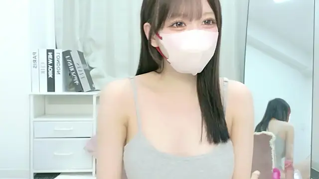 Snapshot of roachan_ chatting on 13, 7, 2026 roachan online show from 13, 7, 2026