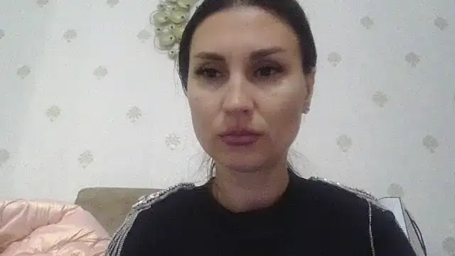 Snapshot of Zhinara chatting on 10, 11, 2025 Zhinara online show from 10, 11, 2025