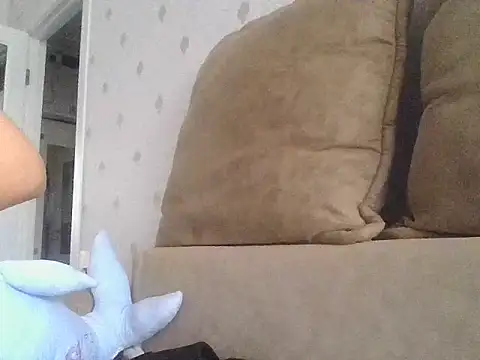 Snapshot of Zhinara chatting on 12, 11, 2025 Zhinara online show from 12, 11, 2025