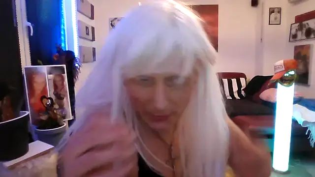 hellgirl1980 online show from 31, 10, 2025