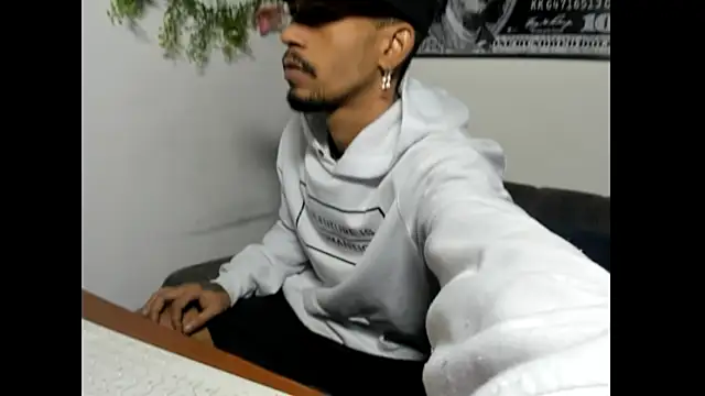 Snapshot of carl_jhonson821 chatting on 3, 11, 2025 carl jhonson821 online show from 3, 11, 2025