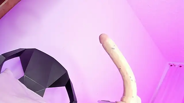 francesca suzett  online show from 9, 1, 2026