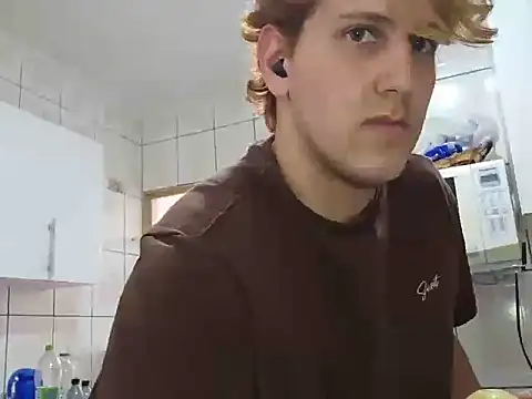 Snapshot of vinialnc chatting on 8, 9, 2025 vinialnc online show from 8, 9, 2025